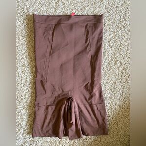 SPANXsculpt™ On Core High-Waisted Mid-Thigh Shorts